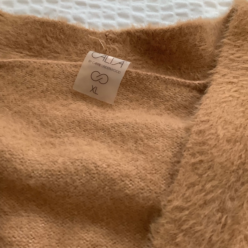 Cozy Tan Cardigan with Pockets - Picture 4 of 8